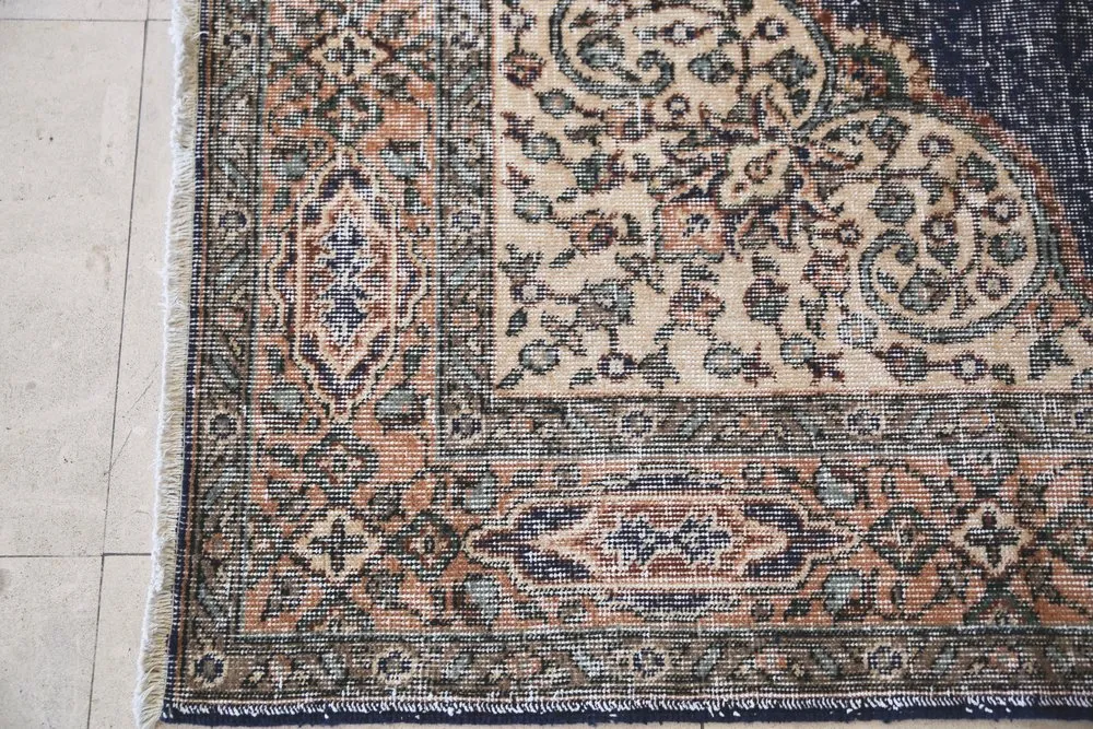 Vintage Demirci carpet 6.7ftx9.3ft