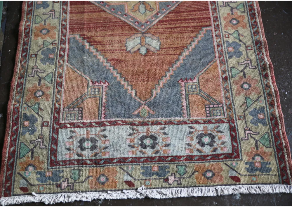 Vintage Faded Anatolian Rug 3.2ftx6.3ft