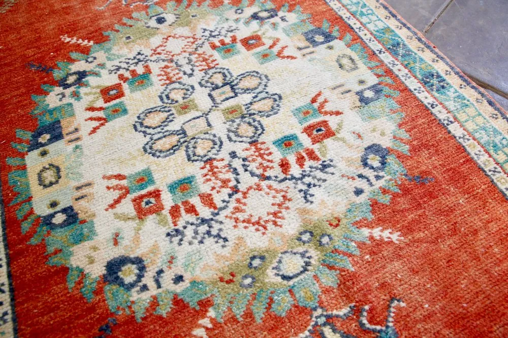 Vintage Faded Anatolian Turkish Rug 2.10x5.6ft