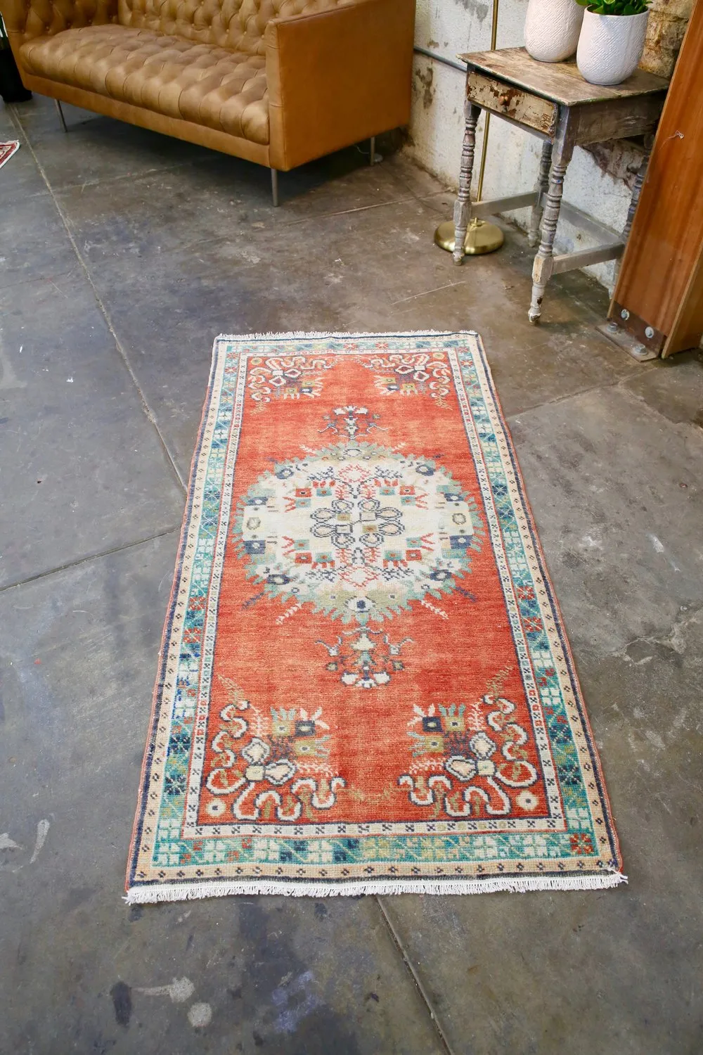 Vintage Faded Anatolian Turkish Rug 2.10x5.6ft