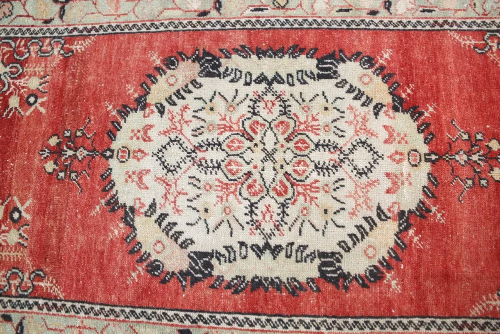 Vintage Faded Anatolian Turkish Rug 3.2ft x 5.10ft