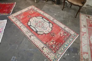 Vintage Faded Anatolian Turkish Rug 3.2ft x 5.10ft